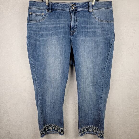 Lucky Brand Jeans 20W Emma Crop White Embroidery Hem Straight Leg Stretch Denim - Picture 1 of 13